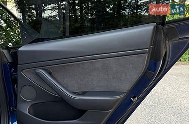 Седан Tesla Model 3 2022 в Львові