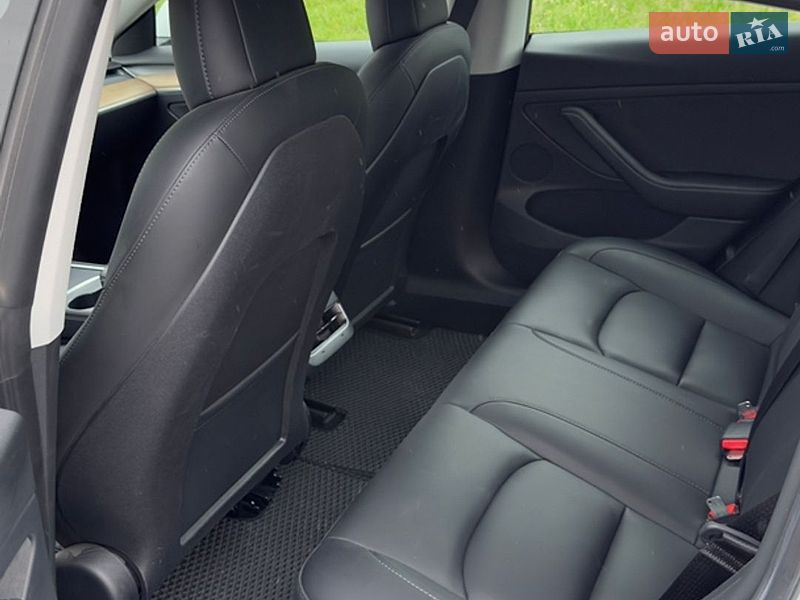 Седан Tesla Model 3 2023 в Белой Церкви