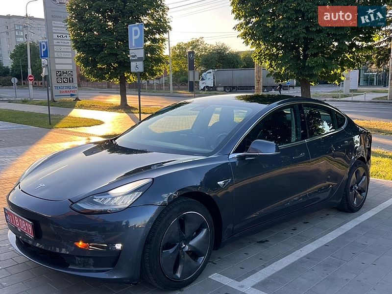 Седан Tesla Model 3 2018 в Луцьку