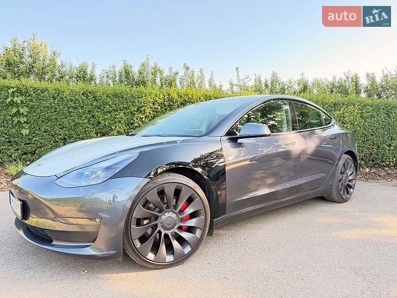 Седан Tesla Model 3 2021 в Києві
