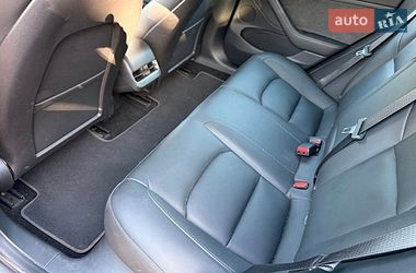 Седан Tesla Model 3 2021 в Києві