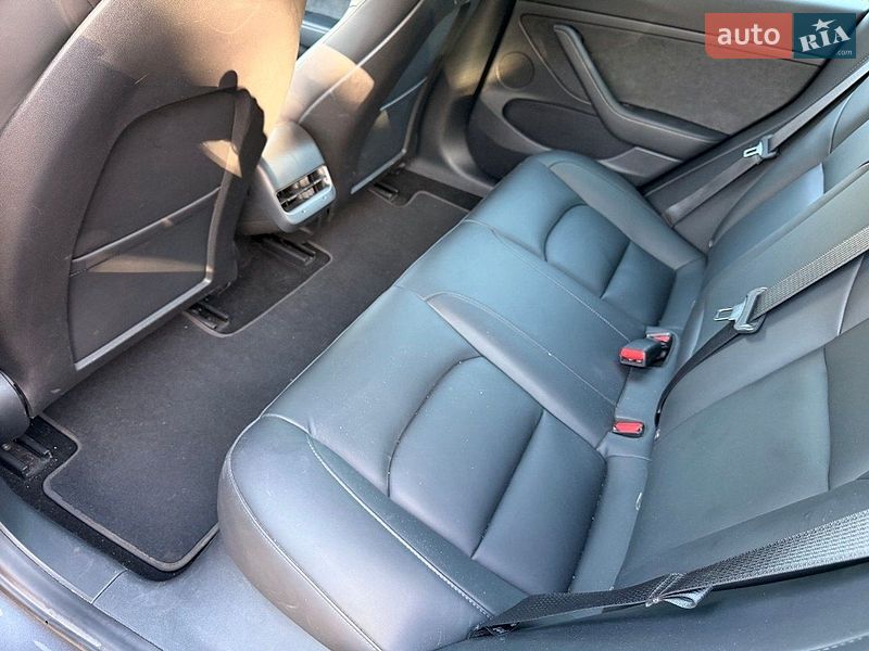 Седан Tesla Model 3 2021 в Києві