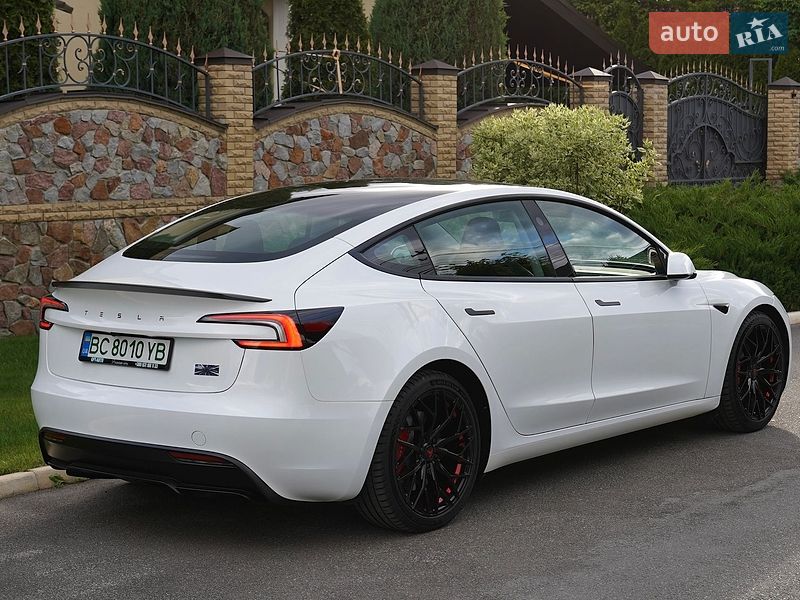 Седан Tesla Model 3 2024 в Києві фото 3 Седан Tesla Model 3 2024 в Києві