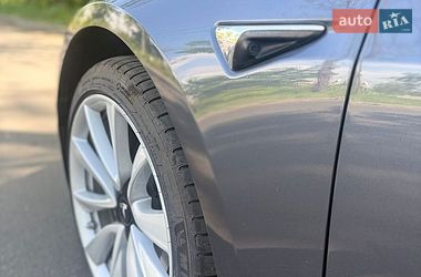 Седан Tesla Model 3 2020 в Києві