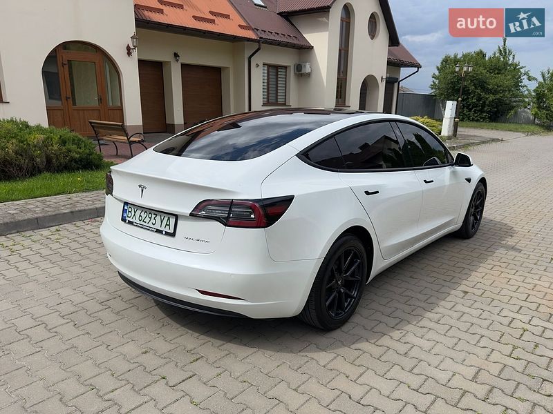 Седан Tesla Model 3 2021 в Хмельницком