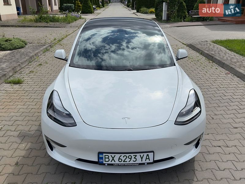 Седан Tesla Model 3 2021 в Хмельницком