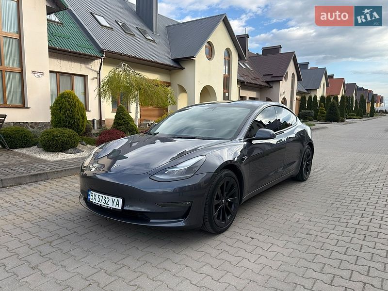 Tesla Model 3 2021