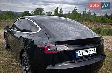 Седан Tesla Model 3 2018 в Долине