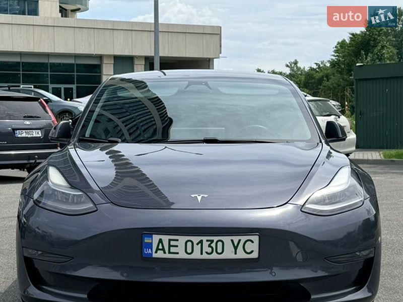 Tesla Model 3 2022