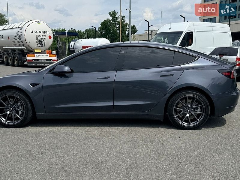 Седан Tesla Model 3 2022 в Дніпрі