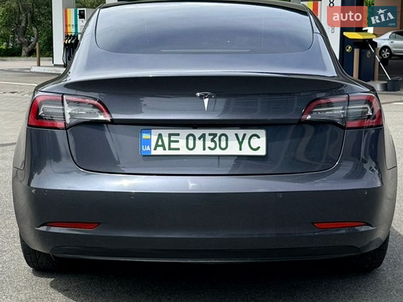 Седан Tesla Model 3 2022 в Дніпрі