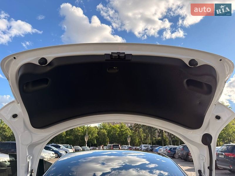 Седан Tesla Model 3 2019 в Харькове