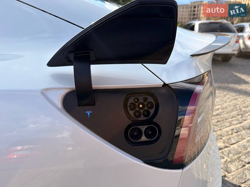 Седан Tesla Model 3 2019 в Харькове