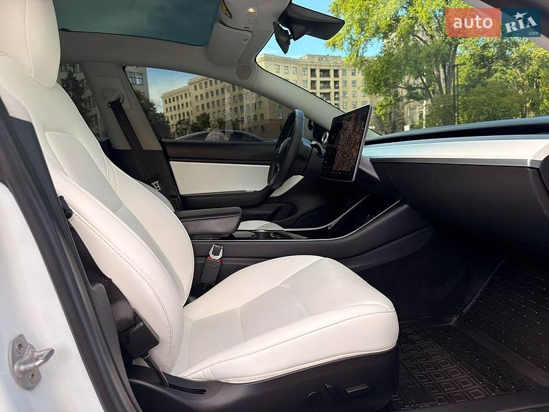 Седан Tesla Model 3 2019 в Харькове