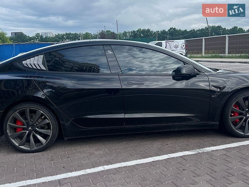 Седан Tesla Model 3 2018 в Киеве
