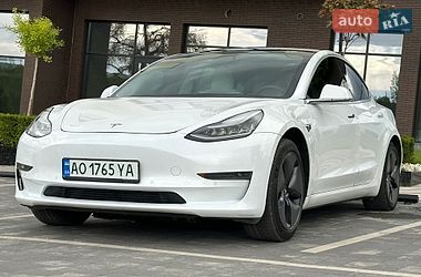 Седан Tesla Model 3 2019 в Ужгороді