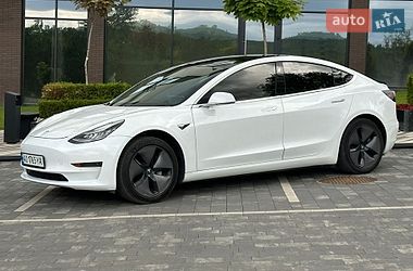 Седан Tesla Model 3 2019 в Ужгороде