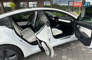 Седан Tesla Model 3 2019 в Ужгороде