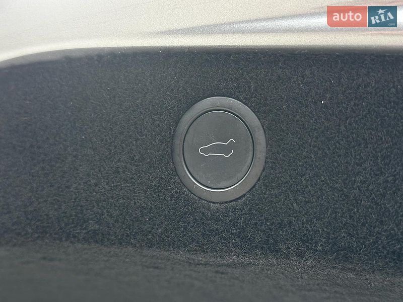 Седан Tesla Model 3 2025 в Львове фото 30 Седан Tesla Model 3 2025 в Львове