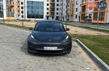 Седан Tesla Model 3 2021 в Виннице