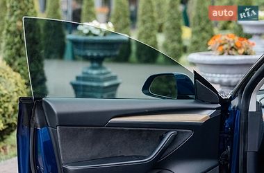 Седан Tesla Model 3 2021 в Стрию