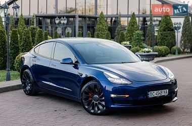 Седан Tesla Model 3 2021 в Стрию