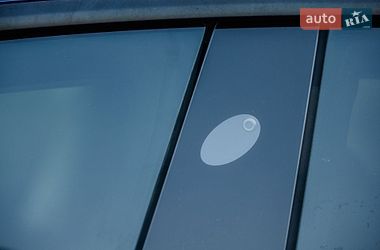 Седан Tesla Model 3 2021 в Стрию