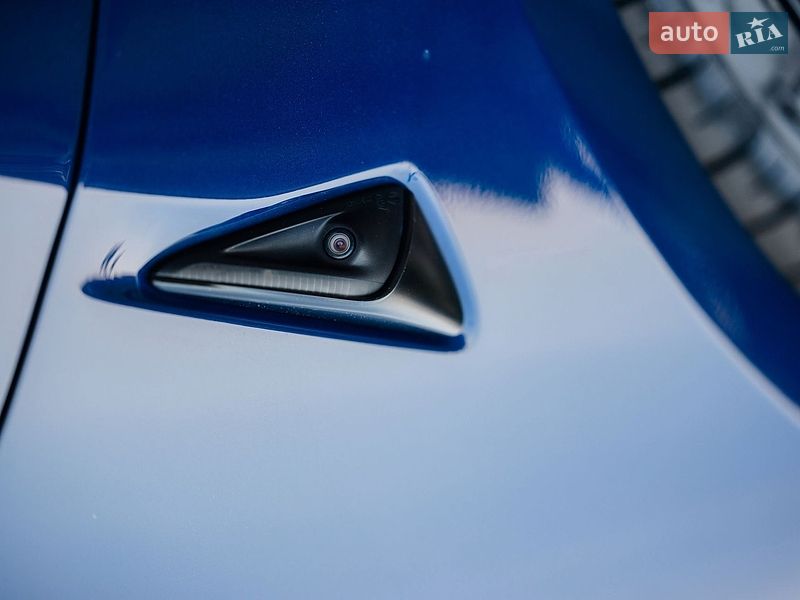 Седан Tesla Model 3 2021 в Стрию