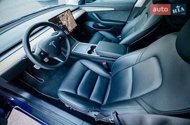 Седан Tesla Model 3 2021 в Стрию