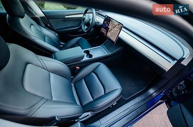 Седан Tesla Model 3 2021 в Стрию