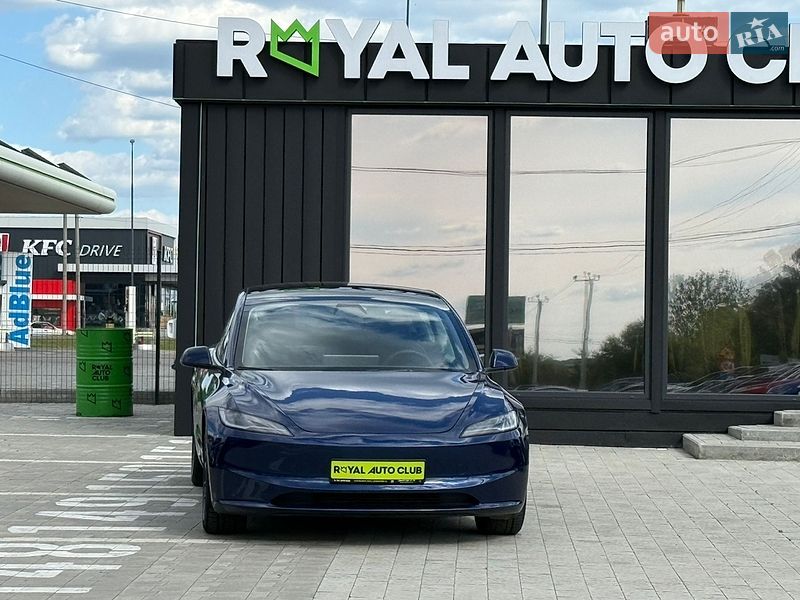 Седан Tesla Model 3 2024 в Львові
