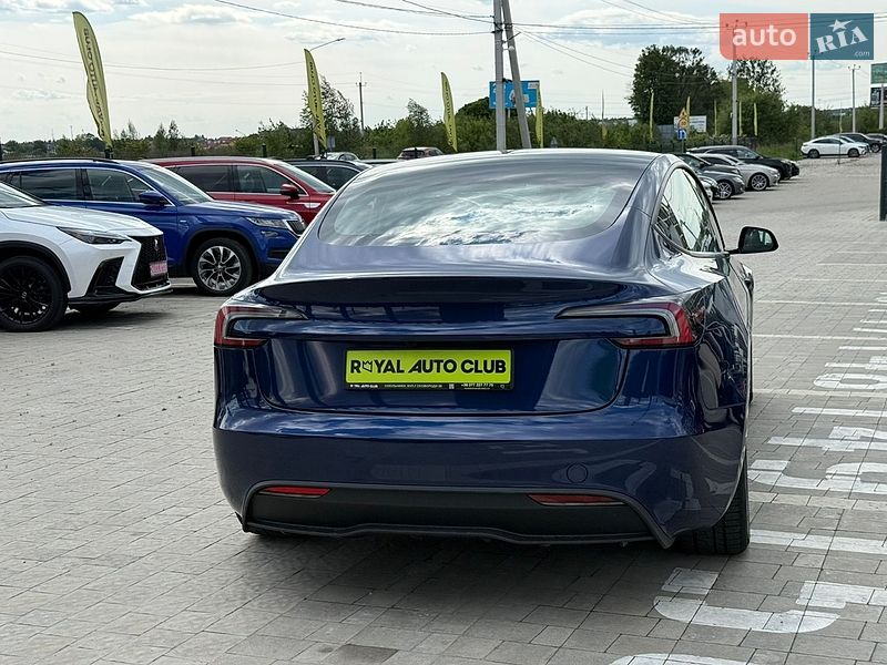 Седан Tesla Model 3 2024 в Львові