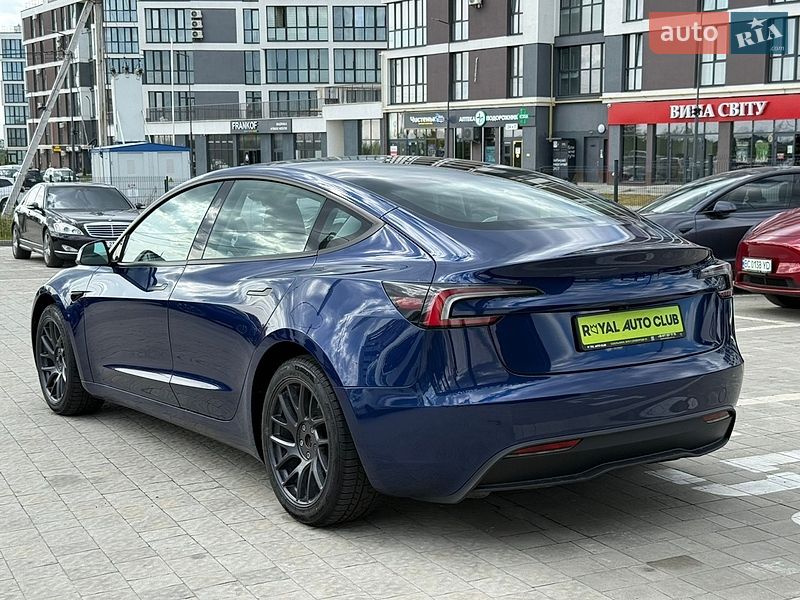 Седан Tesla Model 3 2024 в Львові