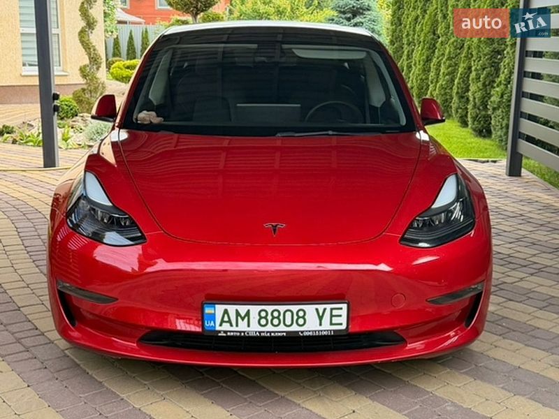 Седан Tesla Model 3 2022 в Вінниці