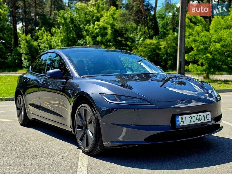 Седан Tesla Model 3 2024 в Киеве