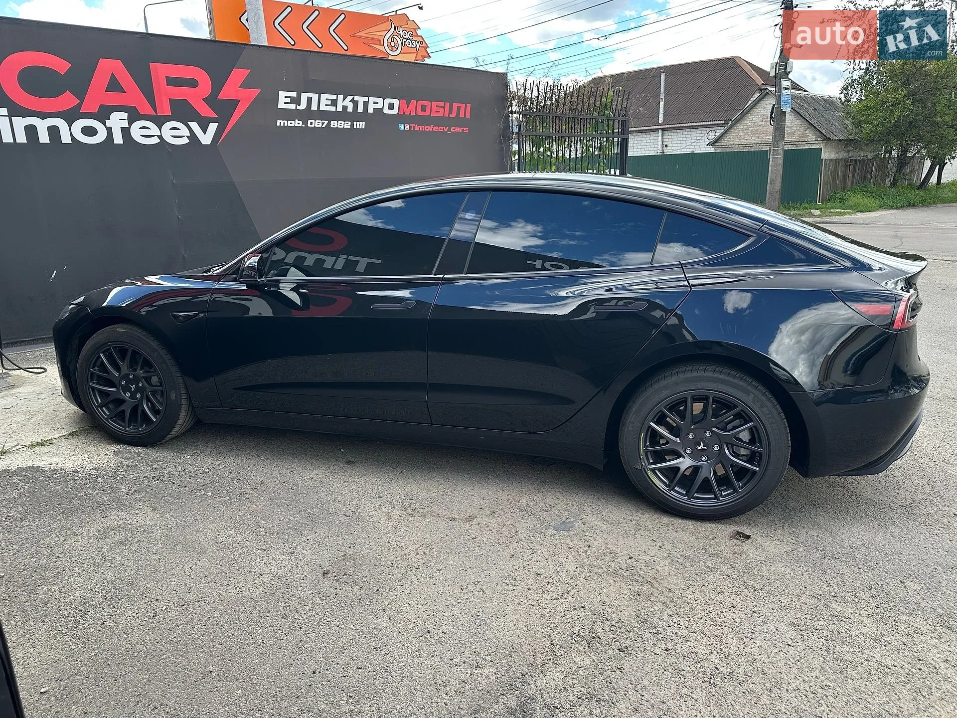 2025 Tesla Model 3 - мініатюра 8