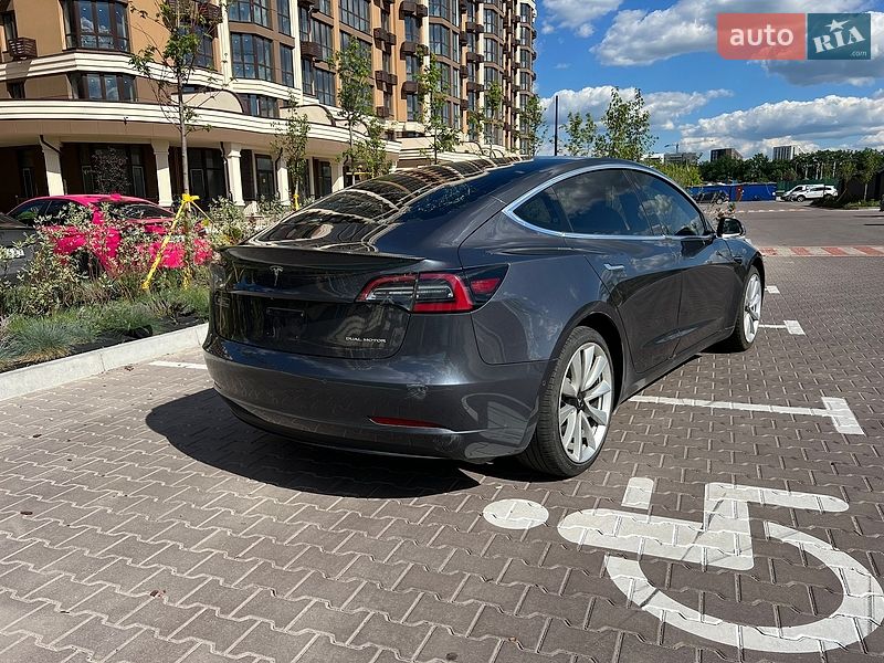 Седан Tesla Model 3 2019 в Києві