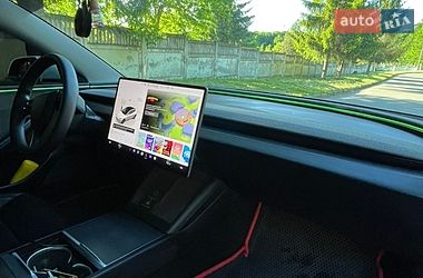 Седан Tesla Model 3 2023 в Виннице