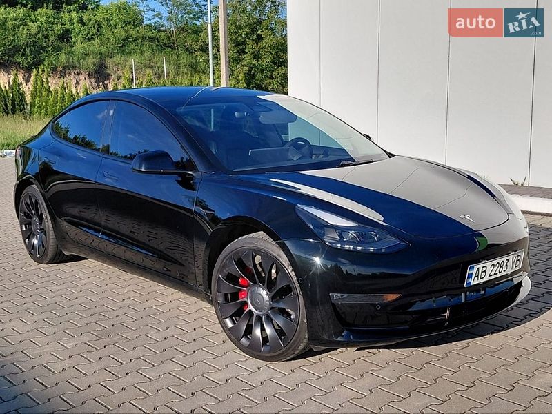 Седан Tesla Model 3 2022 в Калиновке