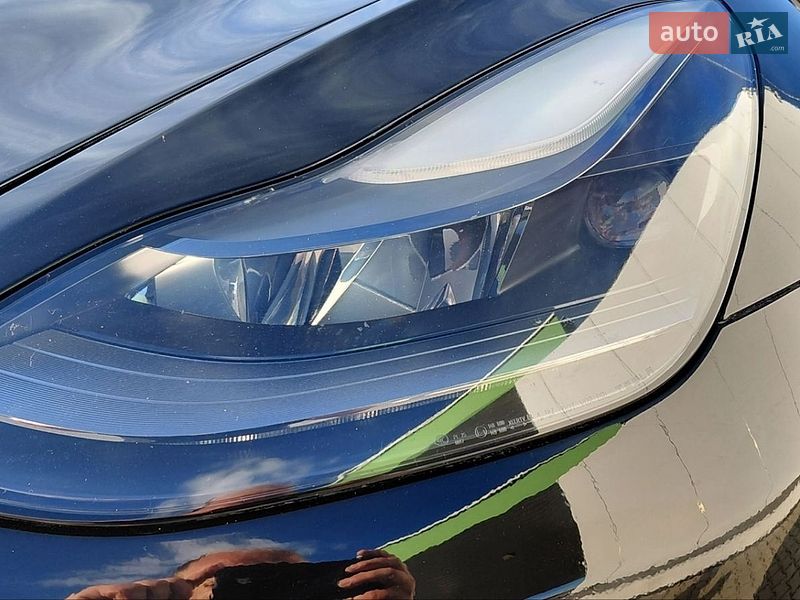 Седан Tesla Model 3 2022 в Калиновке