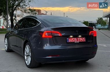 Седан Tesla Model 3 2019 в Ужгороде