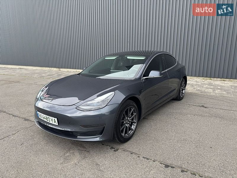 Tesla Model 3 2019