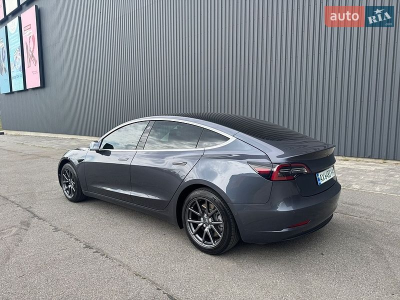 Седан Tesla Model 3 2019 в Харкові