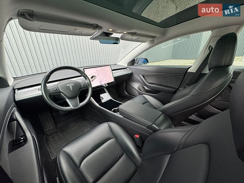 Седан Tesla Model 3 2019 в Харкові