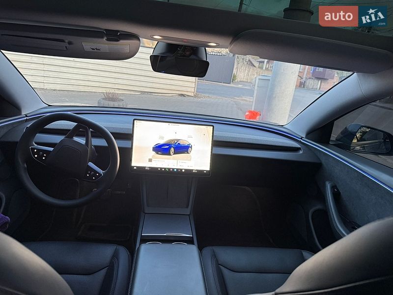 Седан Tesla Model 3 2024 в Вінниці