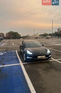 Седан Tesla Model 3 2022 в Софіївській Борщагівці