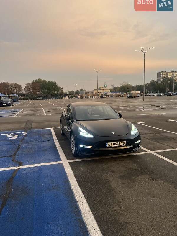 Седан Tesla Model 3 2022 в Софіївській Борщагівці