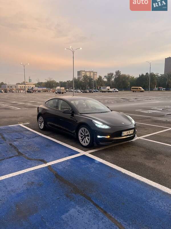 Седан Tesla Model 3 2022 в Софіївській Борщагівці