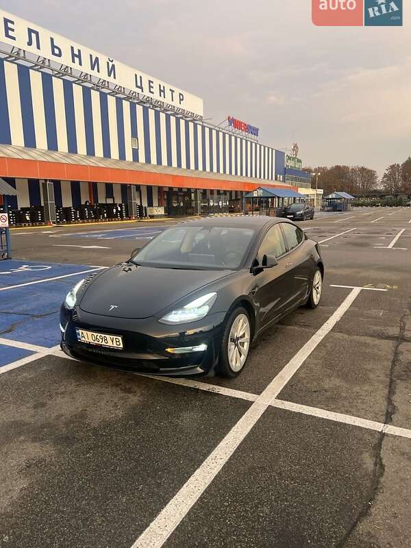 Седан Tesla Model 3 2022 в Софіївській Борщагівці