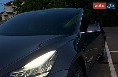 Седан Tesla Model 3 2018 в Борисполе